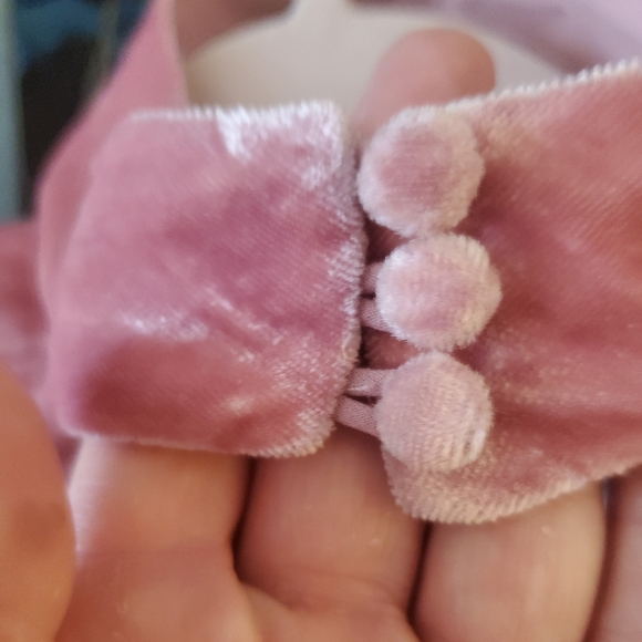 Paige Vintage Rose Velvet Cateline Top. - Picture 8 of 16